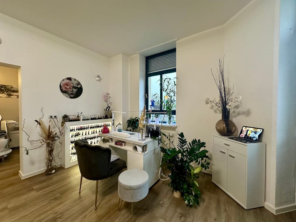 Kosmetikstudio Dresden Nagelstudio 2