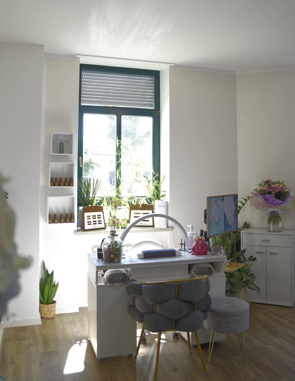 Kosmetikstudio Dresden Nageldesign Tisch 1