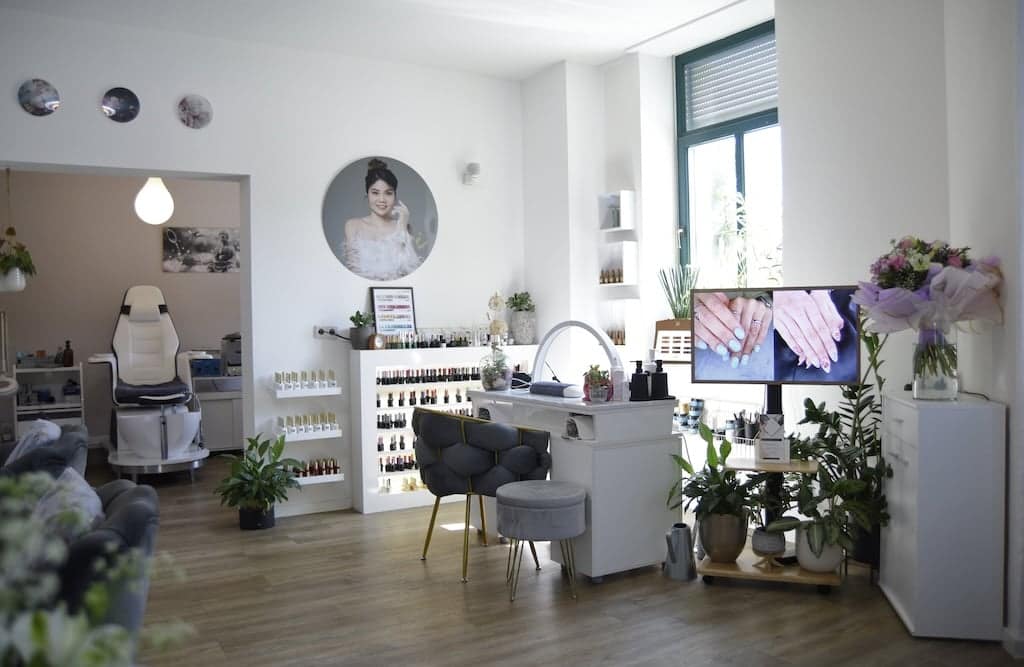 Kosmetikstudio Dresden Nageldesign Tisch 4