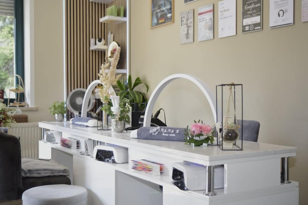 Kosmetikstudio Dresden Nageldesign Tisch 7